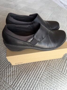 Clark’s “Grasp High” Anti Skid Black Leather Slip-On